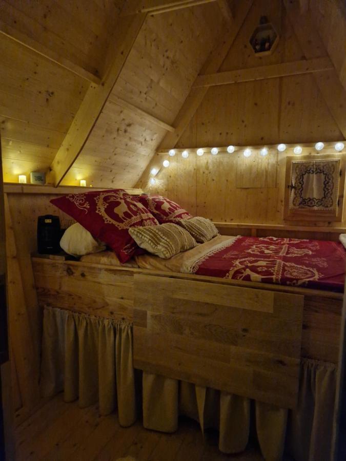 Les Cabanes Feeriques Du Cheix Saint-Diery Eksteriør billede